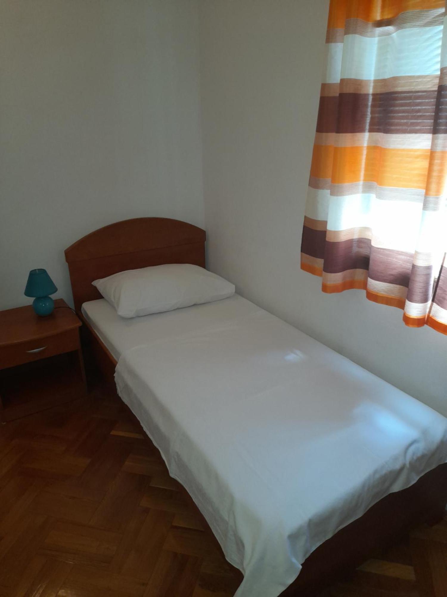 Ferienwohnung Nives B. Supetar Exterior foto