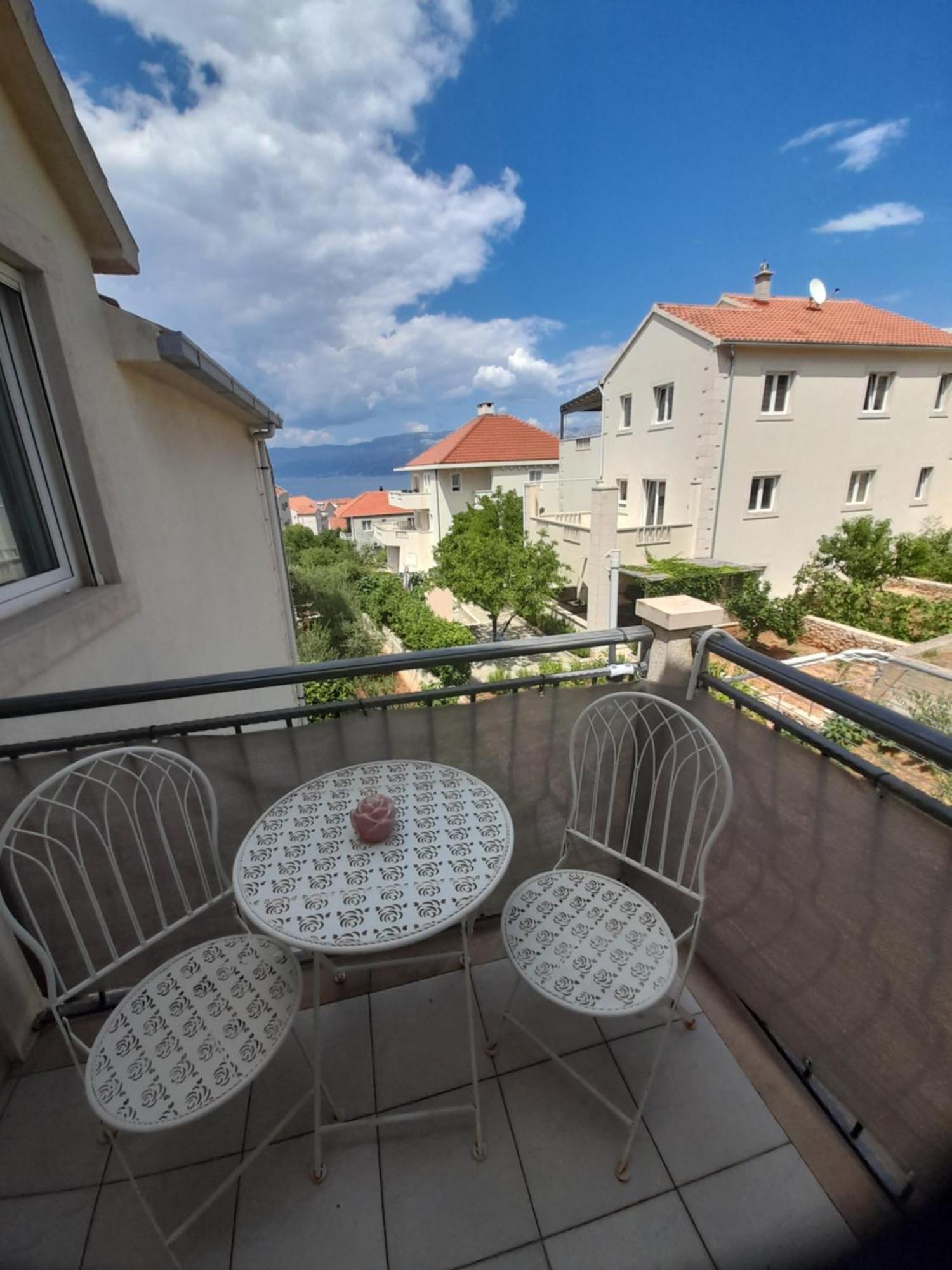 Ferienwohnung Nives B. Supetar Exterior foto