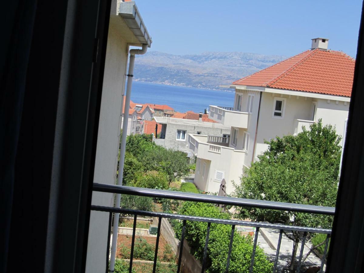 Ferienwohnung Nives B. Supetar Exterior foto