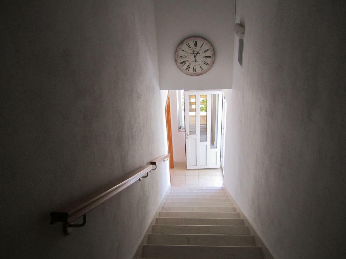 Ferienwohnung Nives B. Supetar Exterior foto